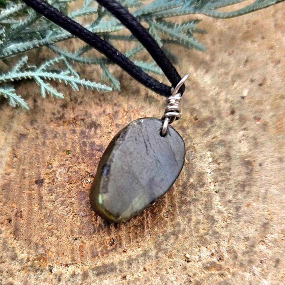 Nature Labradorite Carved Skull Pendant Necklace - Picture 8 of 10